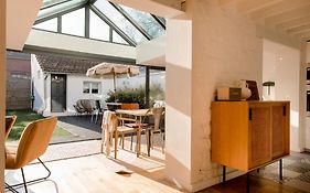 Logement Entier Ou A Partager Dans Maison Familiale A Rueil Malmaison, Proche De Paris La Defense