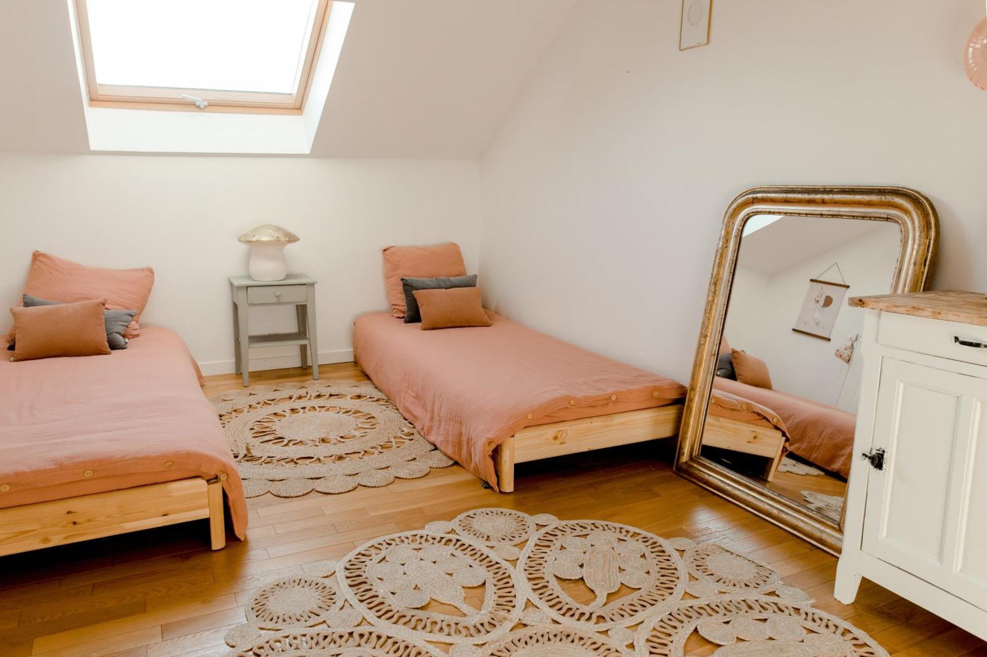 Logement Entier Ou A Partager Dans Maison Familiale A Rueil Malmaison, Proche De Paris La Defense Buitenkant foto